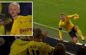 Borussia dortmund vs bayern munich. A83a9bzdi3npim