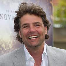 Check spelling or type a new query. Razende Reinout