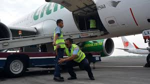 Pemkot bantu porter stasiun dan bandara. Polisi Bandara Akan Bongkar Tuntas Kasus Pembobolan Tas