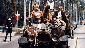 The country folk are very naive with regard to life in the big city. The Beverly Hillbillies