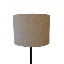 Très élégant lustre, en fer, peint noir, avec abat jour grid et intérieur doré donnant une très belle lumière chaude. Abat Jour Fabrique En France En Lin Lave Coloris Ficelle