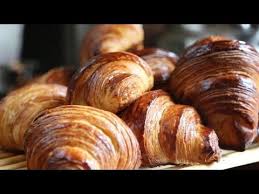 Voila Quelques Temps Que J Ai Envie De Me Lancer Dans L Aventure Croissants Maison Faute De Motivation Je Recette Thermomix Recette Envie De Bien Manger