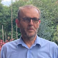 Ich habe einen neuen Job und arbeite jetzt als Vermögensberater bei  TARGOBANK.