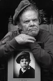 Elbo and Jaws tribute act singer