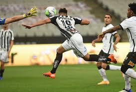 O primeiro jogo disputado pelo santos aconteceu no mês de junho do mesmo ano e foi um amistoso contra uma união de jogadores locais, vencido pelo santos por 2x1. Santos Venceu Os Ultimos Seis Jogos Contra O Corinthians Na Vila Belmiro Lance
