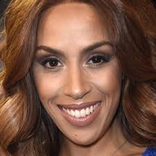 Glennis Grace overspoeld met complimentjes na delen van bikinifoto