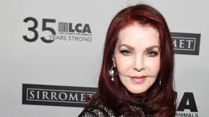 Maybe you would like to learn more about one of these? Priscilla Presley Trauert Um Ihren Enkel Benjamin Keough Stern De