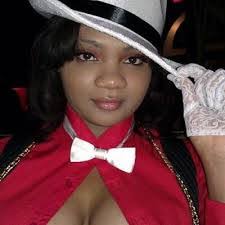 Ariane Jackson's Instagram, Twitter & Facebook