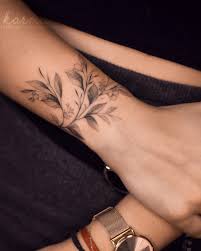Dzis Instagram Karolina Maluszek Szymanska Dzis Maluszek Unique Wrist Tattoos Vine Tattoos Wrist Tattoos For Women