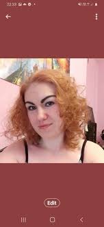 Hair color does have somewhat to do with genetics. Amanda Is Running Out Of Kind Words On Twitter Current Profile Photo Both Photos Are Of A Late 30s Woman With Red Hair Brown Eyes And Dark Eyebrows That Refuse All Attempts At