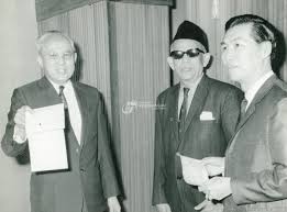 Ym tengku dato' sri zafrul tengku abdul aziz selaku menteri kewangan. 3 Individu Bangsa Cina Yang Menjadi Menteri Kewangan Negara Iluminasi