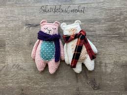 Ragdoll style softies are certainly among our favorite crochet patterns because they are so easy to make and look so sweet! Rag Doll Bear Share A Pattern