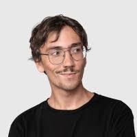 Leo Hagen's Instagram, Twitter & Facebook