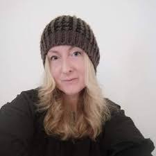 Lesley Hogan's Instagram, Twitter & Facebook