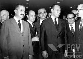 Os votos ele conseguiu, mas o trono lhe foi tirado um dia antes de tomar posse. Tancredo Neves Vida Pessoal E Politica Morte Historia Do Mundo