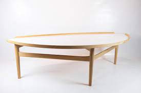 30.25 l x 30.25 d x 16 in. Oak And White Laminate Cocktail Table By Finn Juhl 1951 For Sale At Pamono
