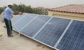 بـ 1500 جنيه فقط تستطيع بناء محطة طاقة شمسية فوق منزلك والتخلص من فواتير  الكهرباء إلى الأبد | بيزنس وبورصة | الموجز