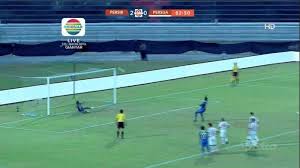 Catatan ini menjadi modal berharga persija jelang bersua persib yang menyandang status tim tersubur di. Hasil Akhir Persib Bandung Vs Persija Jakarta Skor 2 0 Tribun Lampung
