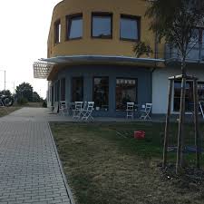 If you want to learn calabrone in english, you will find the translation here, along with other translations from corsican to english. Calabrone Zlicin 4 Tips