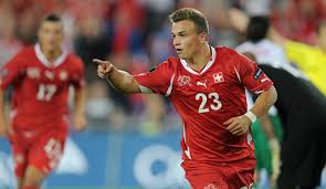 5 ha participado internacionalmente con la selección de suiza, jugando en las copas mundiales de 2010, 2014 y 2018 Das Ist Bayerns Neuzugang Xherdan Shaqiri