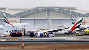 It is the world's largest twinjet. Emirates Boeing Nach Bruchlandung In Dubai Komplett Ausgebrannt Welt