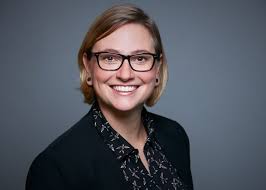 Heute stellen wir Elisabeth Becker vor. Sie kandidiert für die Schwedter  Stadtverordnetenversammlung: „ Ich bin 1982 in Schwedt/Oder als Älteste von  4 Kindern im Rahmen einer Großfamilie geboren und mit mehreren Generationen