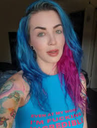 Lilly Moon's Instagram, Twitter & Facebook