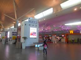 Kuala lumpur international airport, terminal klia2 mezzanine level, international departures, after duty free shop, behind thebar, sepang 64000 malaysia. Naik Flight Kat Klia2