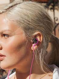 In this video, you will learn three different techniques to air dry fine textured, straight hair. 17 Styling Tricks Women With Fine Flat Hair Need To Know Self