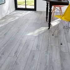 revetement de sol stratifie decor chene gris canyon assoluto sol stratifie revetement sol sol