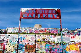 Only In Austin The Baylor Street Art Wall 365 Things Austin