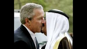 Résultat de recherche d'images pour "president bush holding hands with saudi king"