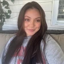 Which desk is better for sewing machine setup?