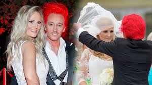 Vivienne vienna wiśniewska urodziła się 2 lutego 2008 roku, cała polska mogła zobaczyć jej zdjęcia tuż po porodzie na łamach gazety fakt, której michał wiśniewski pozwolił zrobić zdjęcia nowo narodzonej córkę i jej matce, choć wcześniej zarzekał się, że paparazzi odganiać będzie paralizatorem. Michal Wisniewski I Dominika Tajner W The Story Of My Life