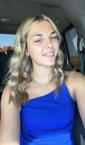 Emily Schweiger's Instagram, Twitter & Facebook