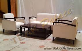 Apalagi kalau dilengkapi dengan adanya furniture, berupa model kursi tamu yang sesuai, maupun meja dan sebagainya dengan. Kursi Tamu Modern Kayu Jati Lio Set 211 Meja Tamu Harga Murah Sofa Set Furniture Kursi Tamu