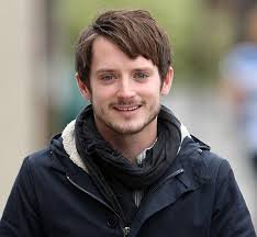 Elijah Wood And That Scarf Elijah Wood Elijah Wood Girlfriend Elijah