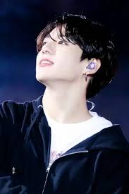 10 Foto Jungkook BTS Terbaru: Senyumnya yang Ganteng dan Cool Membuat Fans  Jatuh Cinta