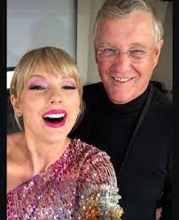 Scott kingsley swift's most of wealth comes from being a successful celebrity. Taylor Swift S Parents Andrea Scott Raising A Star