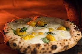 La piola è una pizzeria con forno a legna che offre la possibilità ai propri clienti di assaporare ottime pizze comodamente seduti all'interno delle luminosissime sale o nell'ampio dehors esterno. La Piola Pizza E L Ape Piola Picture Of La Piola Pizza Brussels Tripadvisor