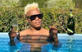 However, in 2017 rumors surfaced that he was dating south african model and entrepreneur mohale tebogo motaung. Age Difference Made Somizi Marriage Collapse And Mohale Was After Money