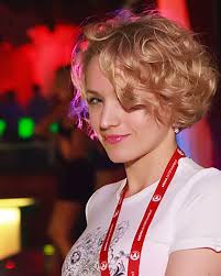 Photographer recommendations for group photo in September