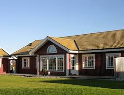 Gemein­sam erricht­en wir für sie ein typ­isch schwedis­ches holzhaus. Original Schwedenhaus Schwedenhauser Schwedenhaus Bauen Schwedische Holzhauser Schwedenhaus Schwedenhaus Bauen Holzhaus