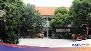Kepala pelaksana bpbd gunungkidul, edy basuki memaparkan belum lama ini pihaknya telah memberikan surat edaran pada instansi terkait dan pihak kecamatan untuk melakukan pemangkasan dahan pohon yang sekira membahayakan. Potret Smp Nol Sampah Di Surabaya Penerima Penghargaan Klh