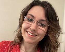 Mary Weiher's Instagram, Twitter & Facebook