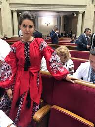 Всесвітній день вишиванки відзначається щороку в третій четвер травня. V Tretij Chetverg Maya V Ukraine Otmechayut Den Vyshivanki Segodnya Ukrainskie Politiki I Predstaviteli Drugih Gosudarstv Embroidered Dress Ukrainian Dress Dresses
