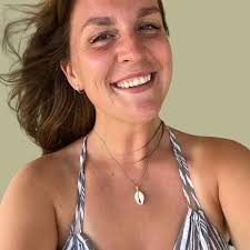 Dip n Dine at #LadysMile! 🏊 Available every day 11am