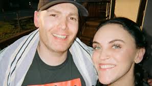 Udala se za zatvorenika kog je upoznala dok je radila u zatvoru i sad rade  na bebi