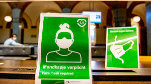 De gemeente amsterdam plaatst borden met daarop de mondkapjesplicht vermeld in de aangewezen gebieden. Lhv Artsen Platgebeld Over Uitzonderingsbriefje Mondkapjesplicht Medischcontact