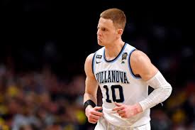 Watch video 100 seasons by the numbers 3 national championships image caption 5 big east tournament titles image caption 9 big. Michigan Vs Villanova 2018 Donte Divincenzo Takes Over National Championship Game Sbnation Com
